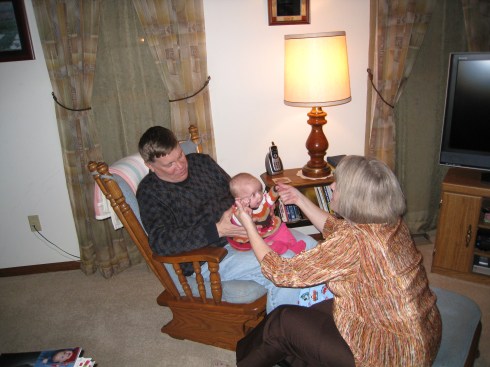 kivrin-playing-so-big-with-grandpa-and-grandma-fogt-112708