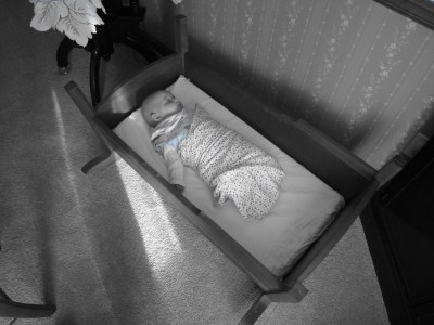 kivrin-sleeping-in-cradle-112708