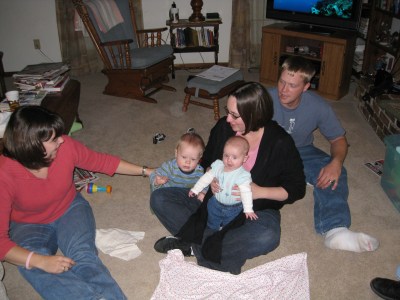 the-cousins-playing-on-thanksgiving-112708