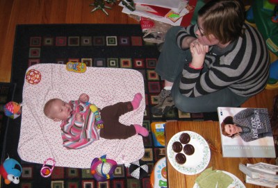 kivrin-playing-carrie-watching