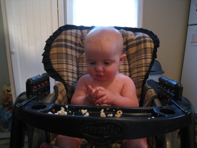 babys-first-tofu-handfuls