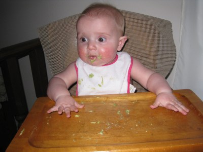 kivrin-eating-avacado