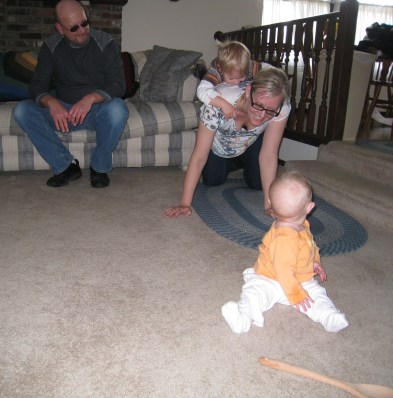 kivrin-watching-the-wrestling-action