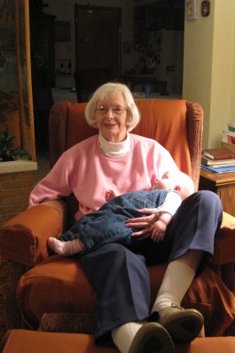 nana-holding-sleeping-kivrin