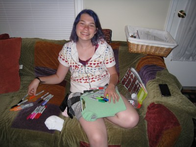 laurel making kivrins tshirt