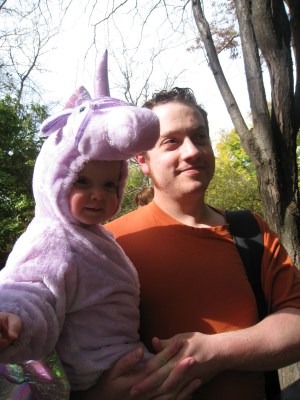 kivrin and daddy boo at the zoo