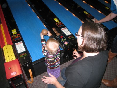 kivrin playing skee ball